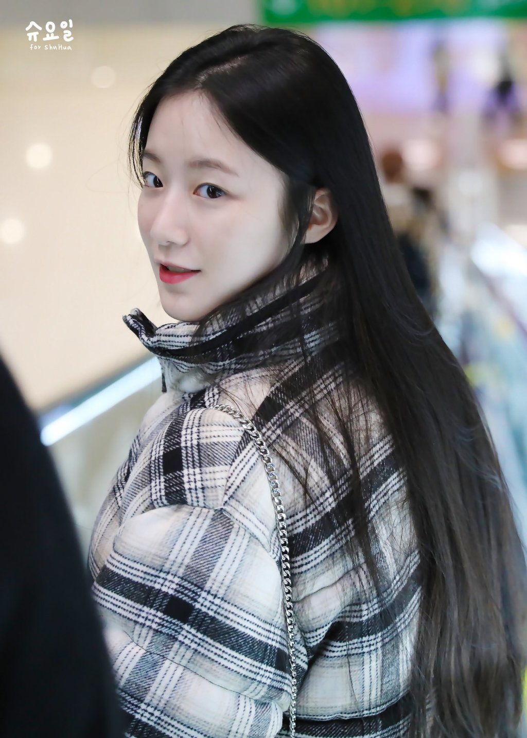 (여자)아이들의 비쥬얼담당 백설공주 슈화.jpgif (311장) | 인스티즈