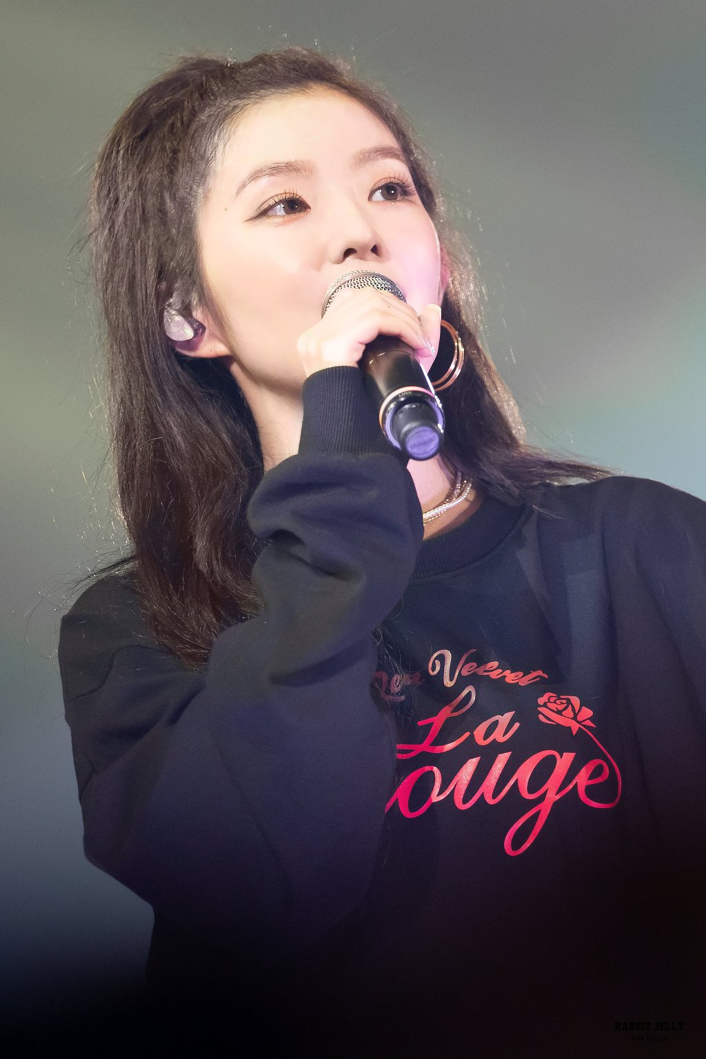 콘서트에서 머리묶은 아이린.jpg | 인스티즈