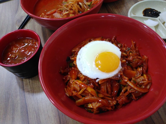 대구 사람들이 줄서서 먹는다는 중화비빔밥...jpg | 인스티즈