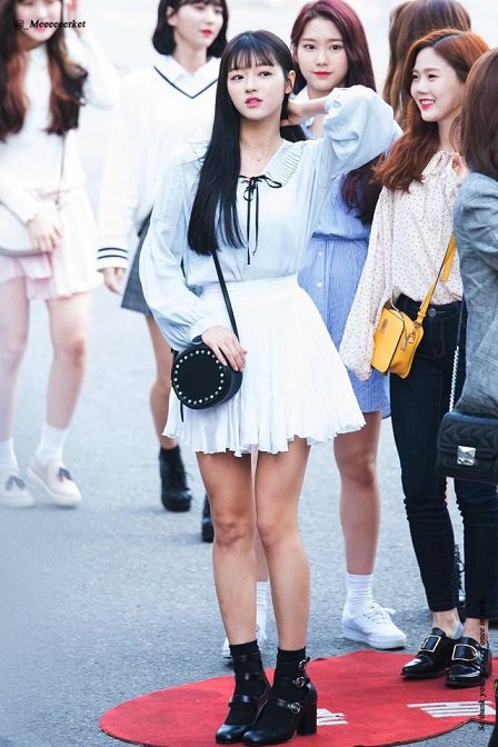 오마이걸 유아가 매번 같은 모자만 쓰고 다니는 사연.jpg | 인스티즈