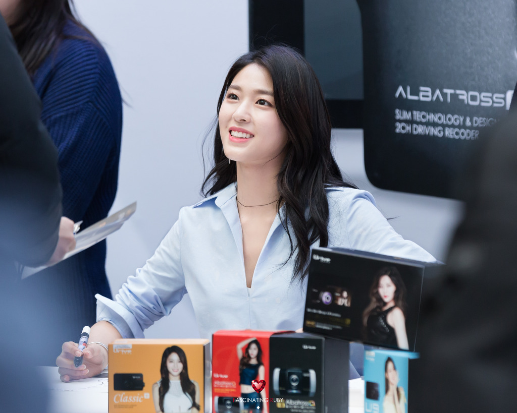 오늘 생일을 맞은 설현이.jpgif | 인스티즈