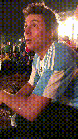 아르헨티나vs크로아티아 경기보는 아르헨티나 팬.gif | 인스티즈